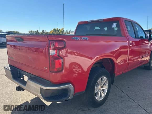 ✅ 2020 Chevrolet Silverado 1500 LT • VIN: 1GCRYDED3LZ231364 • Lot: 82142324. Wystawiony na Copart z przebiegiem 86 219 mil. Bezpłatny archiwum sprzedaży aukcyjnych z USA i szczegółowy raport historii pojazdu na DreamBid. Zdjęcie 4.