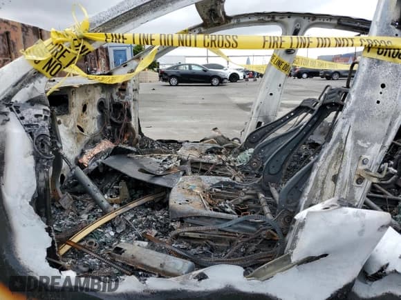 ✅ 2022 Tesla Model Y Performance • VIN: 7SAYGDEF9NF407460 • Lot: 84651275. Listed on Copart with Not provided. Free auction sales archive from the USA and detailed vehicle history report at DreamBid. Image 7.