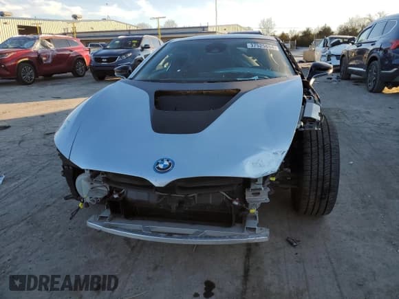 ✅ 2016 BMW i8 • VIN: WBY2Z2C57GV675955 • Лот: 37525654. Опубликован ранее на Copart с пробегом 64 806 миль. Бесплатный доступ к архиву аукционных продаж из США и подробный отчёт об истории автомобиля на DreamBid. Изображение 5.