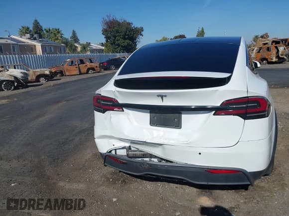 ✅ 2022 Tesla Model X • VIN: 7SAXCAE54NF362277 • Lot: 43643635. Wystawiony na IAAI z przebiegiem 53 073 mil. Bezpłatny archiwum sprzedaży aukcyjnych z USA i szczegółowy raport historii pojazdu na DreamBid. Zdjęcie 23.
