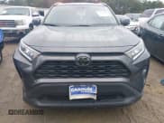 ✅ 2019 Toyota RAV4 XLE • VIN: 2T3W1RFV1KC001639 • Лот: 43549988. Опубликован ранее на IAAI с пробегом 211 921 миль. Бесплатный доступ к архиву аукционных продаж из США и подробный отчёт об истории автомобиля на DreamBid. Изображение 12.