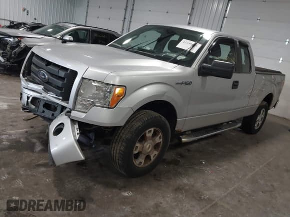 ✅ 2010 Ford F-150 XL • VIN: 1FTEX1EW6AFD81288 • Lot: 42499048. Wystawiony na IAAI z przebiegiem 39 605 mil. Bezpłatny archiwum sprzedaży aukcyjnych z USA i szczegółowy raport historii pojazdu na DreamBid. Zdjęcie 17.