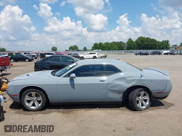 ✅ 2021 Dodge Challenger SXT • VIN: 2C3CDZAG9MH538638 • Lot: 42593682. Wystawiony na IAAI z przebiegiem 97 447 mil. Bezpłatny archiwum sprzedaży aukcyjnych z USA i szczegółowy raport historii pojazdu na DreamBid. Zdjęcie 14.
