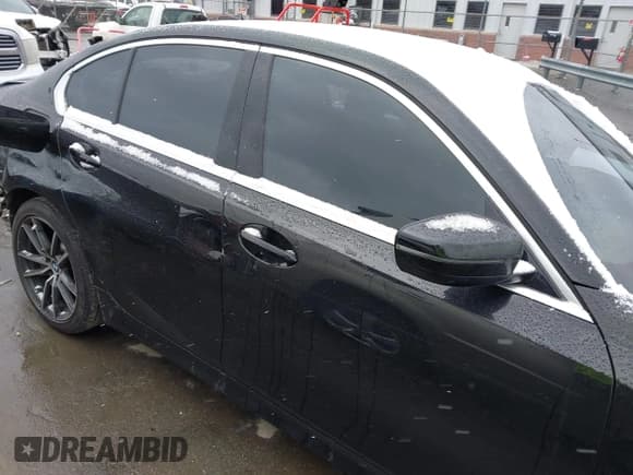 ✅ 2019 BMW 3 Series 330i • VIN: WBA5R1C53KAE82114 • Lot: 41632512. Listed on IAAI with 92,454 mi. Free auction sales archive from the USA and detailed vehicle history report at DreamBid. Image 14.