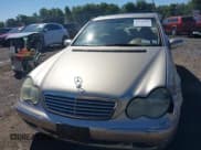 ✅ 2004 Mercedes-Benz C 240 • VIN: WDBRF81J54F456928 • Lot: 43049868. Wystawiony na IAAI z przebiegiem 108 872 mil. Bezpłatny archiwum sprzedaży aukcyjnych z USA i szczegółowy raport historii pojazdu na DreamBid. Zdjęcie 12.
