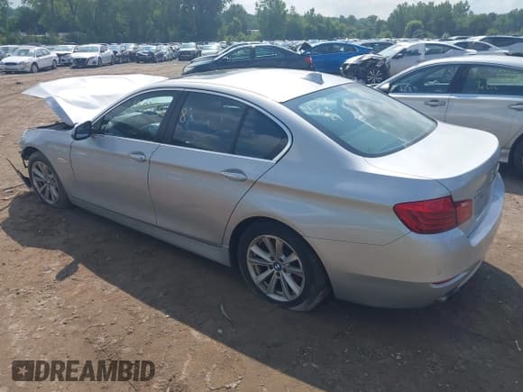 ✅ 2014 BMW 5 Series 528i xDrive • VIN: WBA5A7C51ED620517 • Lot: 43027368. Wystawiony na IAAI z przebiegiem 115 402 mil. Bezpłatny archiwum sprzedaży aukcyjnych z USA i szczegółowy raport historii pojazdu na DreamBid. Zdjęcie 3.