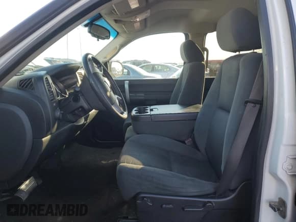 ✅ 2009 Chevrolet Silverado 1500 • VIN: 2GCFC135091121613 • Lot: 49865475. Listed on Copart with 169,755 mi. Free auction sales archive from the USA and detailed vehicle history report at DreamBid. Image 7.