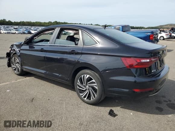 ✅ 2020 Volkswagen Jetta SEL • VIN: 3VWEB7BU7LM004800 • Lot: 81953565. Listed on Copart with 163,165 mi. Free auction sales archive from the USA and detailed vehicle history report at DreamBid. Image 2.