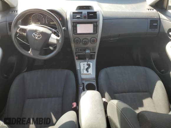 ✅ 2013 Toyota Corolla S Special Edition • VIN: 2T1BU4EE5DC032933 • Lot: 93098415. Wystawiony na Copart z przebiegiem 154 443 mil. Bezpłatny archiwum sprzedaży aukcyjnych z USA i szczegółowy raport historii pojazdu na DreamBid. Zdjęcie 8.