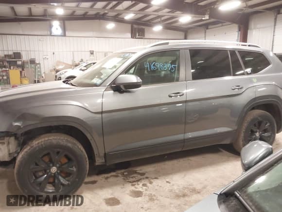 ✅ 2018 Volkswagen Atlas S • VIN: 1V2GR2CA7JC518805 • Lot: 41698375. Wystawiony na IAAI z przebiegiem 155 093 mil. Bezpłatny archiwum sprzedaży aukcyjnych z USA i szczegółowy raport historii pojazdu na DreamBid. Zdjęcie 15.