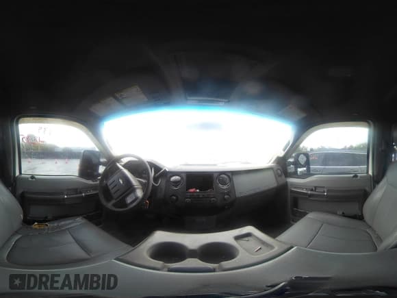 ✅ 2012 Ford F-250 XL • VIN: 1FT7W2B68CEB08111 • Lot: 43384275. Wystawiony na IAAI z przebiegiem 247 029 mil. Bezpłatny archiwum sprzedaży aukcyjnych z USA i szczegółowy raport historii pojazdu na DreamBid. Zdjęcie 18.