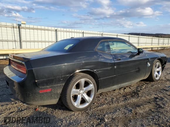 ✅ 2014 Dodge Challenger SXT • VIN: 2C3CDYAG9EH111245 • Lot: 42001825. Wystawiony na Copart z przebiegiem 109 674 mil. Bezpłatny archiwum sprzedaży aukcyjnych z USA i szczegółowy raport historii pojazdu na DreamBid. Zdjęcie 3.
