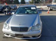✅ 2005 Mercedes-Benz C 320 • VIN: WDBRF64J65F664527 • Lot: 43876077. Wystawiony na IAAI z przebiegiem 198 338 mil. Bezpłatny archiwum sprzedaży aukcyjnych z USA i szczegółowy raport historii pojazdu na DreamBid. Zdjęcie 6.