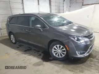 ✅ 2018 Chrysler Pacifica Touring Plus • VIN: 2C4RC1FG8JR279374 • Lot: 85393125. Wystawiony na Copart z przebiegiem 148 120 mil. Bezpłatny archiwum sprzedaży aukcyjnych z USA i szczegółowy raport historii pojazdu na DreamBid. Zdjęcie 4.