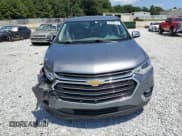 ✅ 2021 Chevrolet Traverse LT • VIN: 1GNERHKW6MJ222299 • Lot: 66396234. Wystawiony na Copart z przebiegiem 63 757 mil. Bezpłatny archiwum sprzedaży aukcyjnych z USA i szczegółowy raport historii pojazdu na DreamBid. Zdjęcie 5.