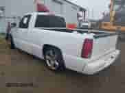 2006 Chevrolet Silverado 1500 LS z VIN 1GCEC14V36Z284351, wystawiony jako IAAI lot #41370473 z przebiegiem Nie podano mil oraz . Historia ofert i sprzedaży dostępna na DreamBid. Obrazek 3.
