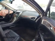 ✅ 2015 Lincoln MKZ • VIN: 3LN6L2G99FR625258 • Lot: 42308188. Wystawiony na IAAI z przebiegiem 186 911 mil. Bezpłatny archiwum sprzedaży aukcyjnych z USA i szczegółowy raport historii pojazdu na DreamBid. Zdjęcie 5.