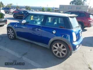 2003 MINI Hardtop S with VIN WMWRE33423TD72967, listed as a IAAI auction lot 42616729 with 248,907 mi miles and . Bid and sale history available at DreamBid. Image 3.