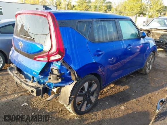 ✅ 2020 Kia Soul EX • VIN: KNDJ33AU5L7011456 • Lot: 43449456. Wystawiony na IAAI z przebiegiem 36 540 mil. Bezpłatny archiwum sprzedaży aukcyjnych z USA i szczegółowy raport historii pojazdu na DreamBid. Zdjęcie 4.