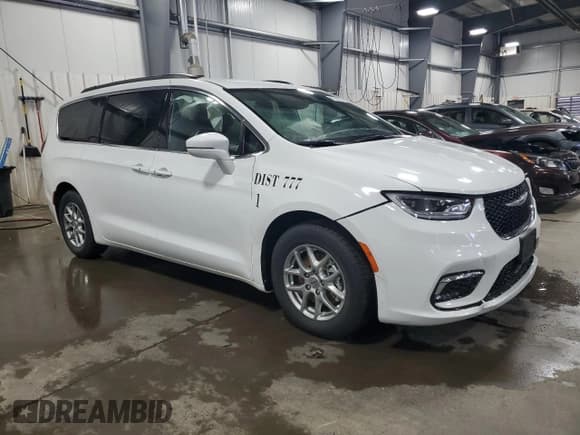 ✅ 2022 Chrysler Pacifica Touring • VIN: 2C4RC1FG3NR164851 • Lot: 81458335. Wystawiony na Copart z przebiegiem 56 661 mil. Bezpłatny archiwum sprzedaży aukcyjnych z USA i szczegółowy raport historii pojazdu na DreamBid. Zdjęcie 4.