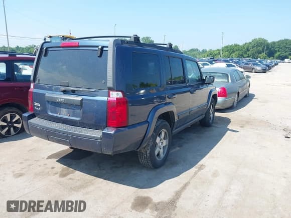 ✅ 2009 Jeep Commander Sport • VIN: 1J8HG48K09C501891 • Lot: 42668886. Listed on IAAI with 163,102 mi. Free auction sales archive from the USA and detailed vehicle history report at DreamBid. Image 4.