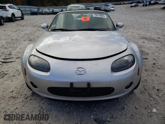✅ 2008 Mazda MX-5 Miata Grand Touring • VIN: JM1NC25F080140065 • Lot: 75619084. Wystawiony na Copart z przebiegiem 88 805 mil. Bezpłatny archiwum sprzedaży aukcyjnych z USA i szczegółowy raport historii pojazdu na DreamBid. Zdjęcie 5.