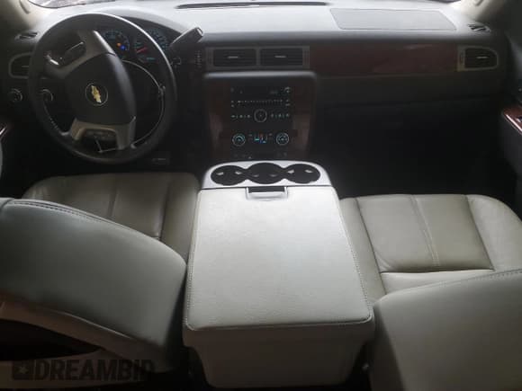 ✅ 2011 Chevrolet Tahoe LS • VIN: 1GNSKAE02BR298705 • Лот: 67391735. Опубликован ранее на Copart с пробегом 110 489 миль. Бесплатный доступ к архиву аукционных продаж из США и подробный отчёт об истории автомобиля на DreamBid. Изображение 8.