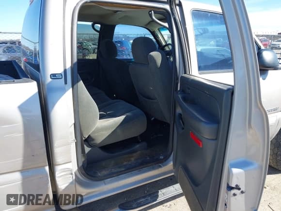 ✅ 2004 Chevrolet Silverado 2500HD LS • VIN: 1GCHC23U14F163344 • Лот: 41687719. Опубликован ранее на IAAI с пробегом Не указан. Бесплатный доступ к архиву аукционных продаж из США и подробный отчёт об истории автомобиля на DreamBid. Изображение 7.