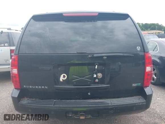 ✅ 2011 Chevrolet Suburban LT • VIN: 1GNSKJE39BR320788 • Lot: 42386595. Listed on IAAI with 223,550 mi. Free auction sales archive from the USA and detailed vehicle history report at DreamBid. Image 16.