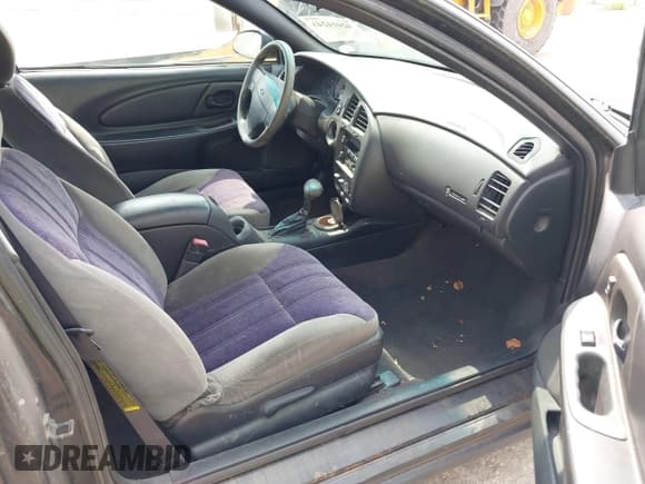 ✅ 2001 Chevrolet Monte Carlo LS • VIN: 2G1WW12E519194628 • Lot: 42414243. Listed on IAAI with Not provided. Free auction sales archive from the USA and detailed vehicle history report at DreamBid. Image 5.