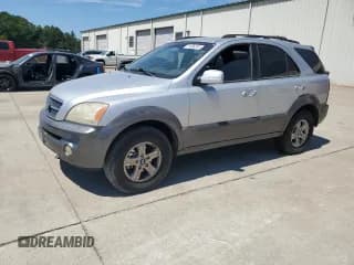 ✅ 2005 Kia Sorento LX • VIN: KNDJC733055398072 • Лот: 71056245. Опубликован ранее на Copart с пробегом 153 657 миль. Бесплатный доступ к архиву аукционных продаж из США и подробный отчёт об истории автомобиля на DreamBid. Изображение 1.