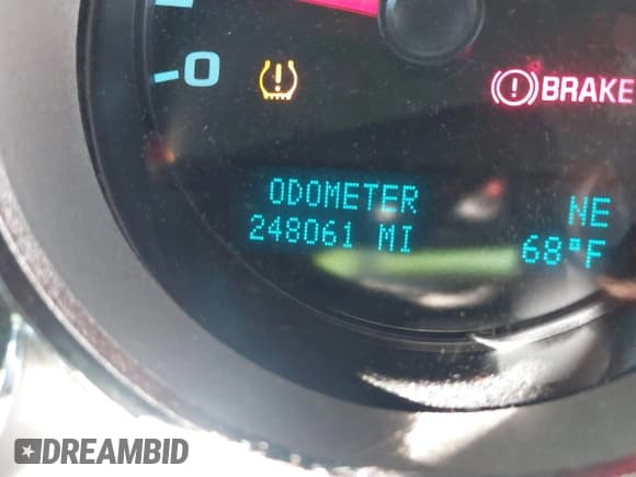 ✅ 2011 GMC Sierra 1500 SLE • VIN: 1GTR1VEA6BZ126994 • Lot: 40938932. Wystawiony na IAAI z przebiegiem 248 061 mil. Bezpłatny archiwum sprzedaży aukcyjnych z USA i szczegółowy raport historii pojazdu na DreamBid. Zdjęcie 15.