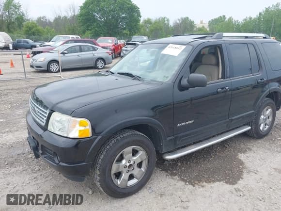 ✅ 2005 Ford Explorer Limited • VIN: 1FMDU75W75UB86983 • Lot: 42418812. Wystawiony na IAAI z przebiegiem 180 032 mil. Bezpłatny archiwum sprzedaży aukcyjnych z USA i szczegółowy raport historii pojazdu na DreamBid. Zdjęcie 2.
