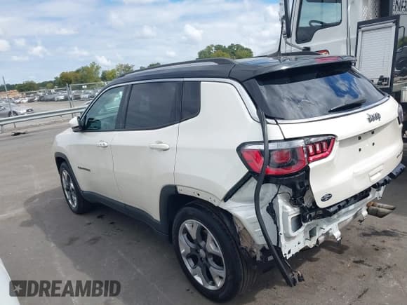 ✅ 2018 Jeep Compass Limited • VIN: 3C4NJCCB1JT487148 • Lot: 43356097. Wystawiony na IAAI z przebiegiem 107 732 mil. Bezpłatny archiwum sprzedaży aukcyjnych z USA i szczegółowy raport historii pojazdu na DreamBid. Zdjęcie 14.