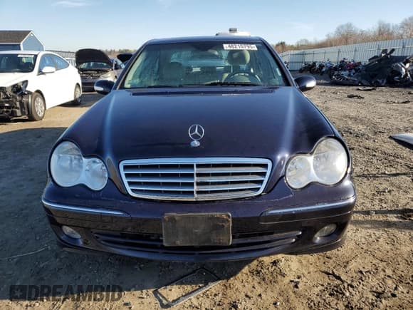 ✅ 2005 Mercedes-Benz C 240 • VIN: WDBRF81J75F601811 • Lot: 48210795. Wystawiony na Copart z przebiegiem 59 454 mil. Bezpłatny archiwum sprzedaży aukcyjnych z USA i szczegółowy raport historii pojazdu na DreamBid. Zdjęcie 5.
