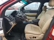 ✅ 2017 Ford Explorer XLT • VIN: 1FM5K8D80HGA75553 • Lot: 58581005. Wystawiony na Copart z przebiegiem 125 387 mil. Bezpłatny archiwum sprzedaży aukcyjnych z USA i szczegółowy raport historii pojazdu na DreamBid. Zdjęcie 7.