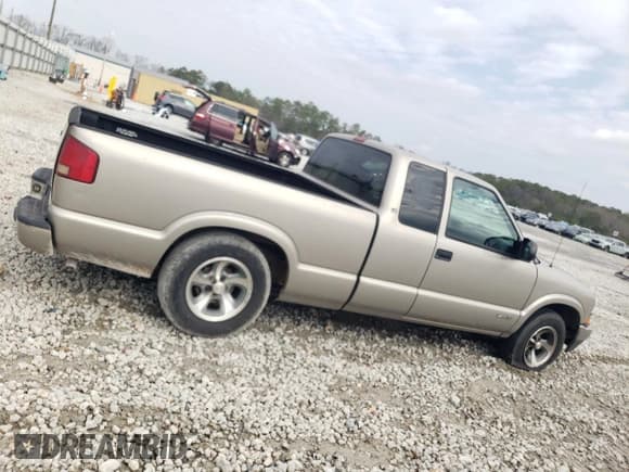 ✅ 2002 Chevrolet S-10 LS • VIN: 1GCCS19W028214964 • Лот: 44064745. Опубликован ранее на Copart с пробегом 153 109 миль. Бесплатный доступ к архиву аукционных продаж из США и подробный отчёт об истории автомобиля на DreamBid. Изображение 3.