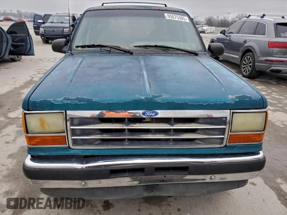 ✅ 1994 Ford Explorer Eddie Bauer • VIN: 1FMDU34X8RUE17866 • Lot: 95075305. Listed on Copart with 253,824 mi. Free auction sales archive from the USA and detailed vehicle history report at DreamBid. Image 5.