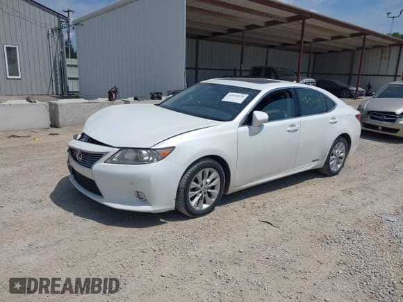 ✅ 2014 Lexus ES 300h • VIN: JTHBW1GG8E2040725 • Lot: 42951070. Listed on IAAI with 217,883 mi. Free auction sales archive from the USA and detailed vehicle history report at DreamBid. Image 2.