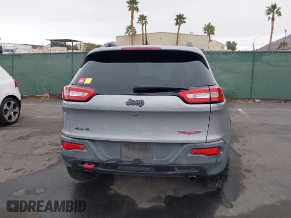 ✅ 2014 Jeep Cherokee Trailhawk • VIN: 1C4PJMBS3EW256042 • Lot: 41806927. Wystawiony na IAAI z przebiegiem 100 840 mil. Bezpłatny archiwum sprzedaży aukcyjnych z USA i szczegółowy raport historii pojazdu na DreamBid. Zdjęcie 15.