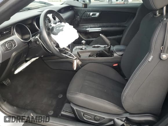 ✅ 2020 Ford Mustang GT • VIN: 1FA6P8CF7L5145196 • Lot: 86704775. Wystawiony na Copart z przebiegiem 19 205 mil. Bezpłatny archiwum sprzedaży aukcyjnych z USA i szczegółowy raport historii pojazdu na DreamBid. Zdjęcie 7.