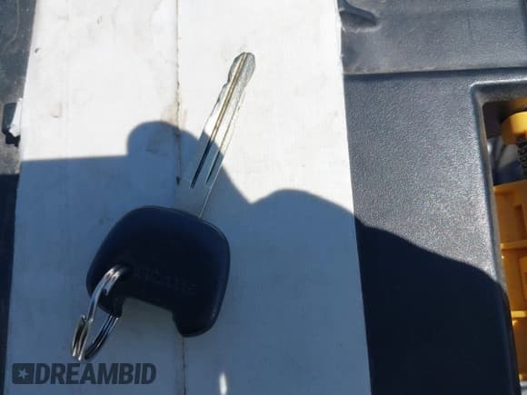 ✅ 2005 Suzuki XL7 LX • VIN: JS3TX92V554100649 • Lot: 42767282. Listed on IAAI with 203,128 mi. Free auction sales archive from the USA and detailed vehicle history report at DreamBid. Image 11.