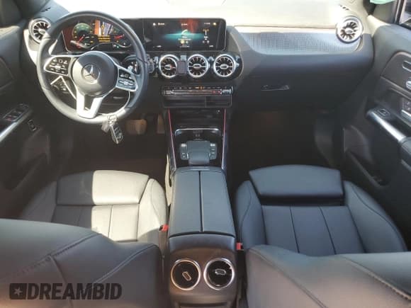 ✅ 2021 Mercedes-Benz GLA 250 • VIN: W1N4N4HB4MJ140710 • Lot: 80169505. Wystawiony na Copart z przebiegiem 33 850 mil. Bezpłatny archiwum sprzedaży aukcyjnych z USA i szczegółowy raport historii pojazdu na DreamBid. Zdjęcie 8.
