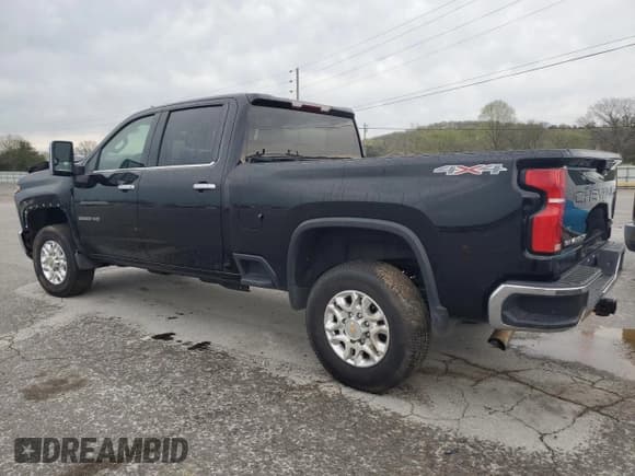 ✅ 2024 Chevrolet Silverado 2500HD • VIN: 2GC1YPEY7R1105110 • Lot: 51956885. Wystawiony na Copart z przebiegiem 20 133 mil. Bezpłatny archiwum sprzedaży aukcyjnych z USA i szczegółowy raport historii pojazdu na DreamBid. Zdjęcie 2.
