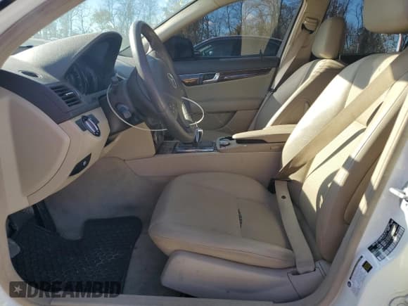 ✅ 2009 Mercedes-Benz C 300 Sport • VIN: WDDGF81XX9F276788 • Lot: 91012945. Listed on Copart with 177,779 mi. Free auction sales archive from the USA and detailed vehicle history report at DreamBid. Image 7.