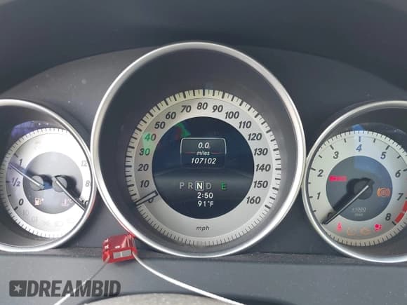 ✅ 2014 Mercedes-Benz C 250 Sport • VIN: WDDGF4HB0EG255701 • Lot: 42213602. Wystawiony na IAAI z przebiegiem 107 102 mil. Bezpłatny archiwum sprzedaży aukcyjnych z USA i szczegółowy raport historii pojazdu na DreamBid. Zdjęcie 7.