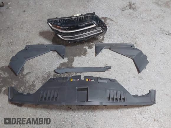 ✅ 2023 Genesis GV80 • VIN: KMUHCESC2PU128982 • Lot: 41795055. Wystawiony na IAAI z przebiegiem 16 222 mil. Bezpłatny archiwum sprzedaży aukcyjnych z USA i szczegółowy raport historii pojazdu na DreamBid. Zdjęcie 12.