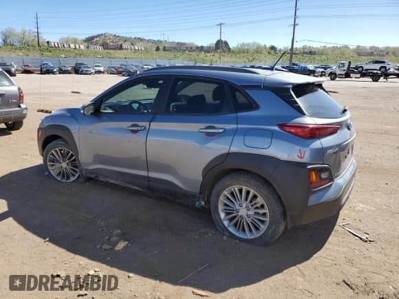 ✅ 2020 Hyundai Kona SEL • VIN: KM8K22AA4LU559341 • Лот: 53433314. Опубликован ранее на Copart с пробегом 15 431 миль. Бесплатный доступ к архиву аукционных продаж из США и подробный отчёт об истории автомобиля на DreamBid. Изображение 2.