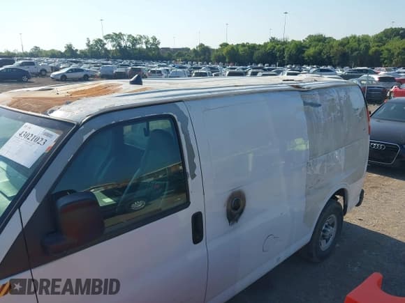 ✅ 2012 Chevrolet Express Cargo • VIN: 1GCWGFCBXC1116892 • Lot: 43021023. Listed on IAAI with 122,063 mi. Free auction sales archive from the USA and detailed vehicle history report at DreamBid. Image 6.