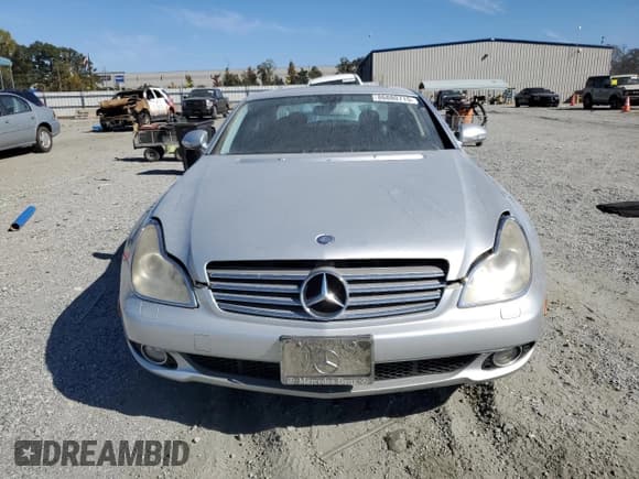 ✅ 2006 Mercedes-Benz CLS 500 • VIN: WDDDJ75X66A027676 • Лот: 86880715. Опубликован ранее на Copart с пробегом Не указан. Бесплатный доступ к архиву аукционных продаж из США и подробный отчёт об истории автомобиля на DreamBid. Изображение 5.